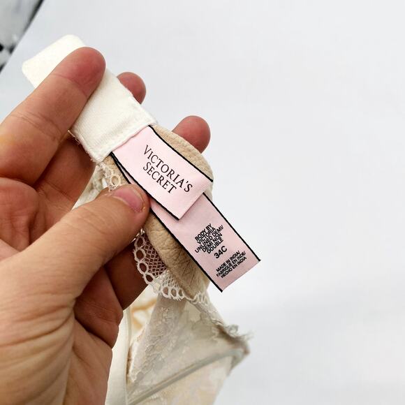 Victoria's Secret white Lace Unlined bra - Picture 4 of 4